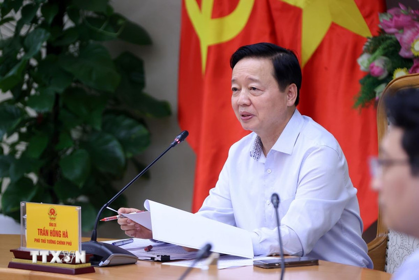 Phó Thủ tướng Trần Hồng Hà phát biểu chỉ đạo cuộc họp. (Ảnh: Văn Điệp/TTXVN)