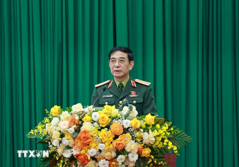 Đại tướng Phan Văn Giang, Ủy viên Bộ Chính trị, Phó Bí thư Quân ủy Trung ương, Bộ trưởng Bộ Quốc phòng, Đại biểu Quốc hội khóa XV tỉnh Thái Nguyên phát biểu tại Hội nghị. (Ảnh: Thu Hằng/TTXVN)