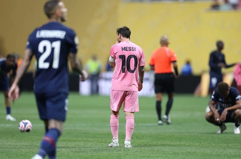 Messi không thể cùng Inter Miami tiếp tục làm nên bất ngờ. Messi không thể cùng Inter Miami tiếp tục làm nên bất ngờ.