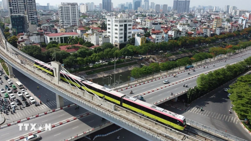 Đoạn trên cao tuyến đường sắt đô thị đoạn Nhổn-Ga Hà Nội. (Ảnh: Huy Hùng/TTXVN)