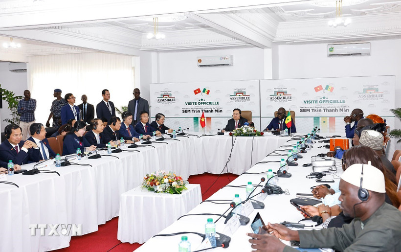 Chủ tịch Quốc hội Trần Thanh Mẫn hội đàm với Chủ tịch Quốc hội Malick Ndiaye. (Ảnh: Doãn Tấn/TTXVN)