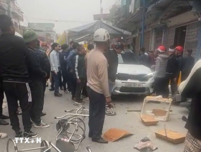 Hiện trường vụ tai nạn. (Ảnh: TTXVN phát)