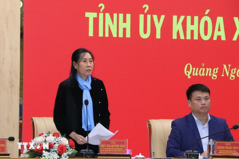 Bí thư Tỉnh ủy Quảng Ngãi Bùi Thị Quỳnh Vân phát biểu tại hội nghị. (Ảnh: Đinh Hương/TTXVN)