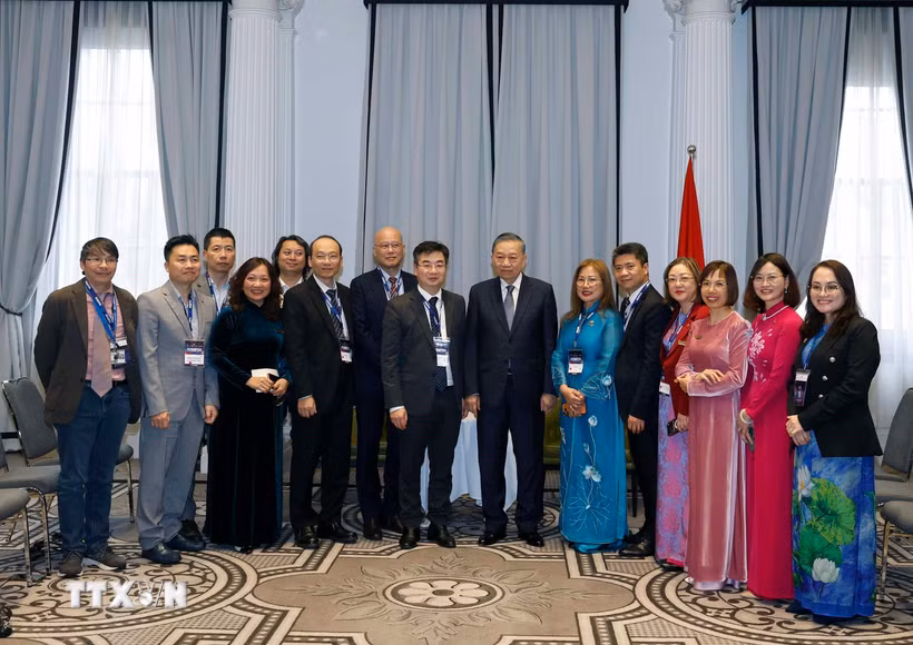Tổng Bí thư, Chủ tịch nước Tô Lâm tiếp một số trí thức, nhà khoa học tiêu biểu thuộc Hội trí thức, chuyên gia người Việt tại Australia (VASEA). (Ảnh: Thống Nhất/TTXVN)