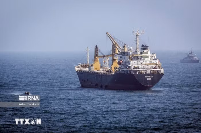 Tàu thuyền di chuyển trên eo biển Bab al-Mandab ở Biển Đỏ. (Ảnh: IRNA/TTXVN)