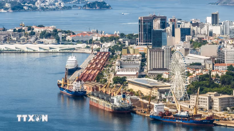 Quang cảnh cảng hàng hóa tại Rio de Janeiro, Brazil. (Ảnh: THX/TTXVN phát)