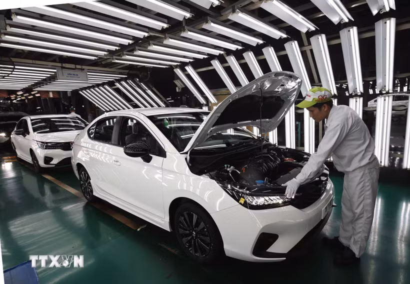 Sản xuất xe ô tô tại nhà máy Honda Việt Nam, phường Vĩnh Phúc, Phú Thọ. (Ảnh: Trần Việt/TTXVN)