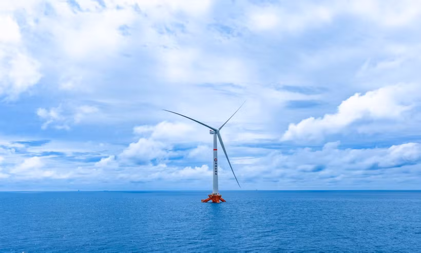 Giàn điện gió nổi ngoài khơi công suất 16 MW kiểu chân căng, do Trung Quốc thiết kế và chế tạo, mang tên “CNOOC Anlan”.