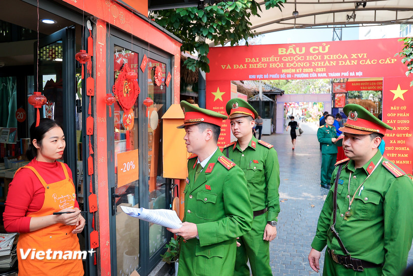 Chủ động triển khai nhiều phương án bảo đảm an ninh an ninh, an toàn trong ngày bầu cử. (Ảnh: Vietnam+)