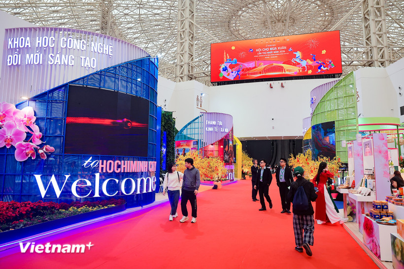 Tại Hội chợ Mùa Xuân, Thành phố Hồ Chí Minh giới thiệu các hoạt động du lịch gắn liền với thương mại, dịch vụ. (Ảnh: PV/Vietnam+)