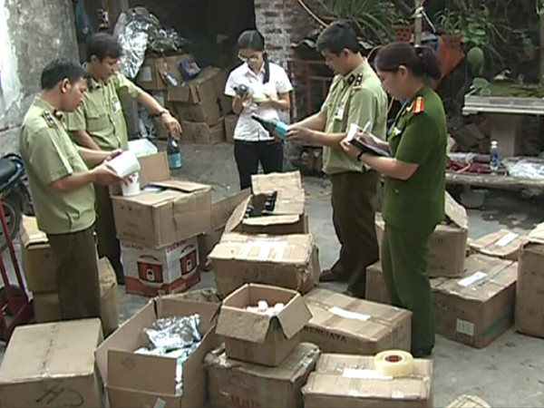 Thu giữ gần 1 tấn mỹ phẩm không rõ nguồn gốc tại địa bàn Hoài Đức ảnh 4