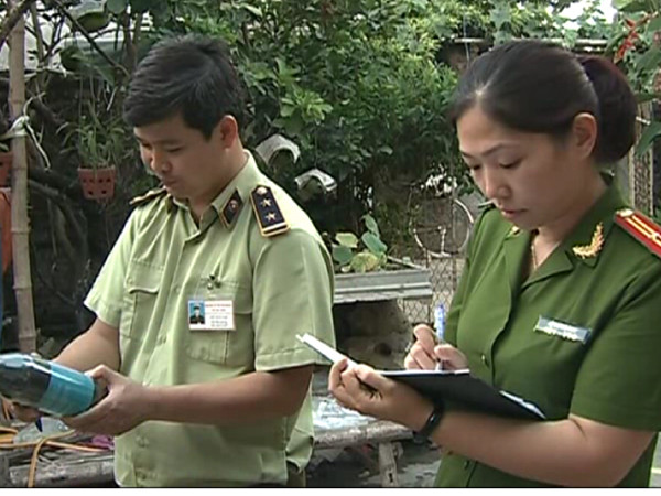 Thu giữ gần 1 tấn mỹ phẩm không rõ nguồn gốc tại địa bàn Hoài Đức ảnh 1