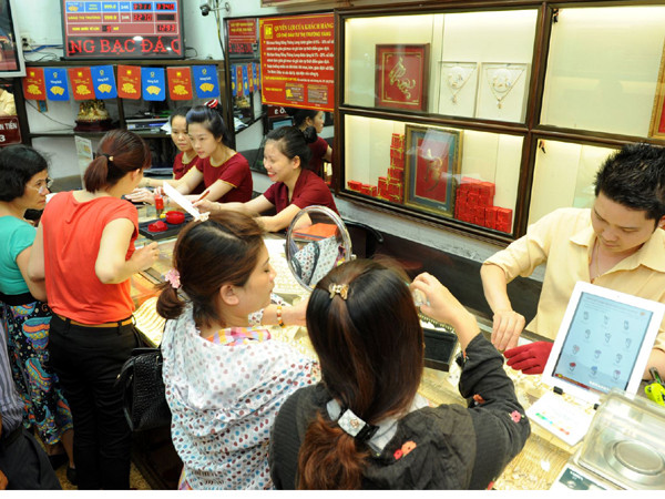 Vàng SJC tiếp tục giảm sâu, lùi sát mốc 34 triệu đồng mỗi lượng ảnh 1