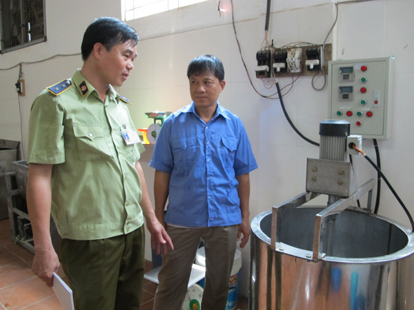 Kiểm tra đột xuất các lò sản xuất bánh Trung thu ở Hoài Đức ảnh 5