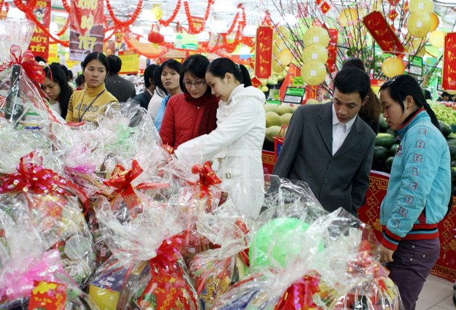 Thị trường Tết tăng nhiệt, doanh nghiệp bận rộn phục vụ khách hàng ảnh 2