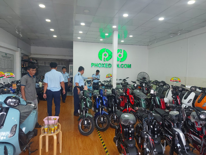 Số lượng xe điện vi phạm tạm giữ tại hệ thống này khoảng 200 chiếc. (Ảnh: PV/Vietnam+) xedien3-4989.jpg