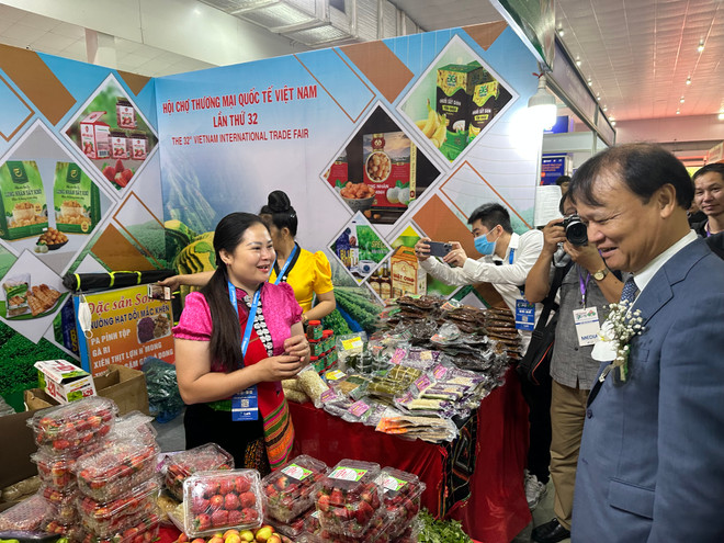Bộ Công Thương triển khai nhiều chương trình Xúc tiến thương mại nhằm kích cầu tiêu dùng. (Ảnh: Đức Duy/Vietnam+) img-0106-5270.jpg