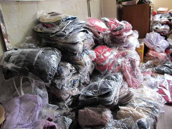 Đột kích lò gia công quần jeans và đồ lót giả thương hiệu nổi tiếng ảnh 3