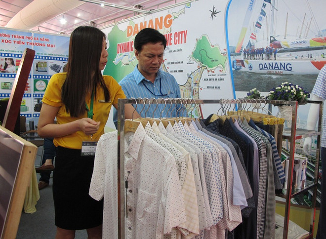 Thiếu thương hiệu, hàng Việt khó chen chân vào kênh bán lẻ hiện đại ảnh 1