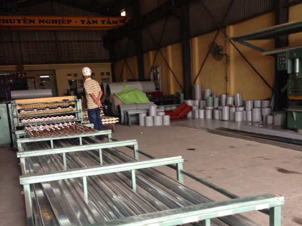 Loạn thị trường tôn lợp: Người tiêu dùng thiệt hại đến 1.300 tỷ đồng ảnh 1