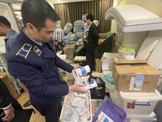 Hà Nội: Tạm giữ gần 3 tấn thực phẩm chức năng không rõ nguồn gốc ảnh 1