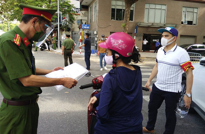 Hà Nội: Chi tiết các nhóm đối tượng sẽ được cấp giấy đi đường từ 6/9 ảnh 1