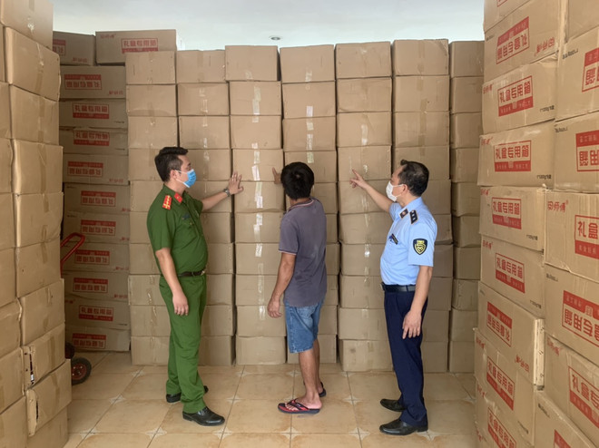 Dịch COVID-19: Không để kẻ gian lợi dụng 'luồng xanh' để buôn lậu ảnh 1