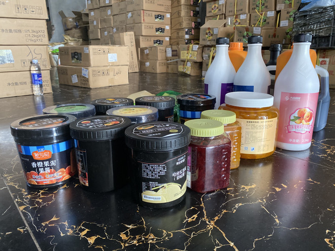 Hà Nội tạm giữ hơn 4 tấn nguyên liệu trà sữa không hóa đơn chứng từ ảnh 1