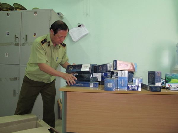 Bắt giữ đối tượng vận chuyển 350 bao thuốc lá ngoại nhập lậu ảnh 4