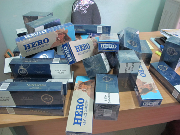 Bắt giữ đối tượng vận chuyển 350 bao thuốc lá ngoại nhập lậu ảnh 2