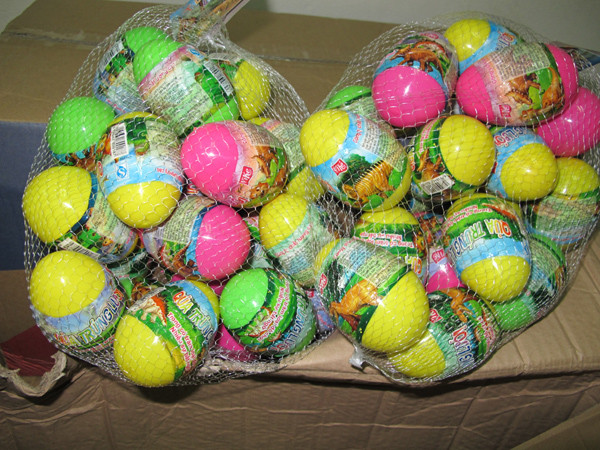 Thu hơn 700 kg bánh kẹo nhập lậu đang tập kết tại chân cầu Long Biên ảnh 3