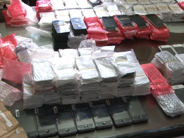 Phát hiện hơn 260 chiếc điện thoại có dấu hiệu giả mạo iPhone 4S ảnh 2