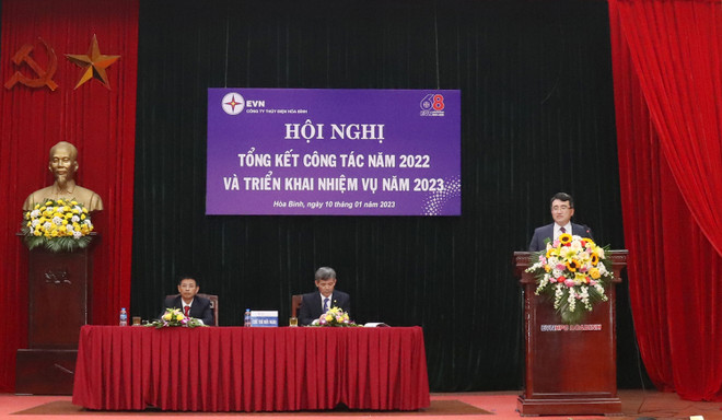 Hội nghị triển khai nhiệm vụ năm 2023 của Công ty Điện lực Hòa Bình. (Ảnh: evn) Thủy điện Hòa Bình đặt mục tiêu sản xuất 9,83 tỷ kWh điện năm 2023 ảnh 1