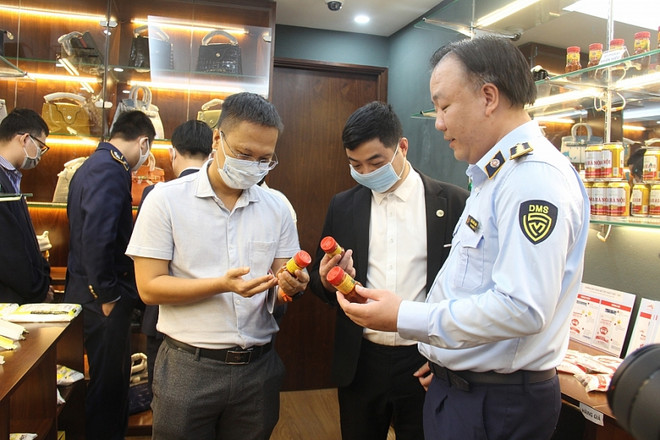 Giả từ mỳ tôm đến gia vị: Vi phạm nhãn hiệu ngày càng tinh vi phức tạp ảnh 1