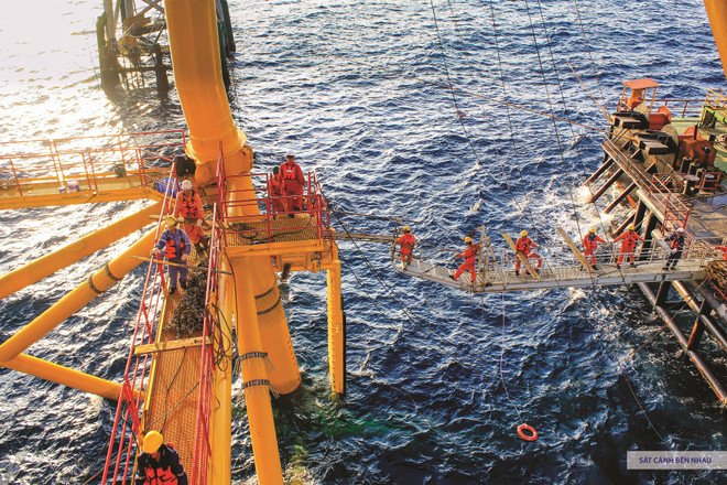 PetroVietnam cán đích chỉ tiêu khai thác dầu trong nước trước 42 ngày ảnh 1