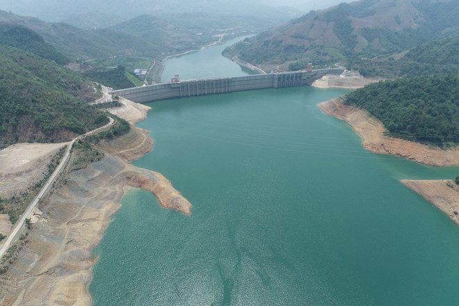 Nắng nóng kéo dài, EVN lên phương án cấp điện cho sản xuất, sinh hoạt ảnh 2