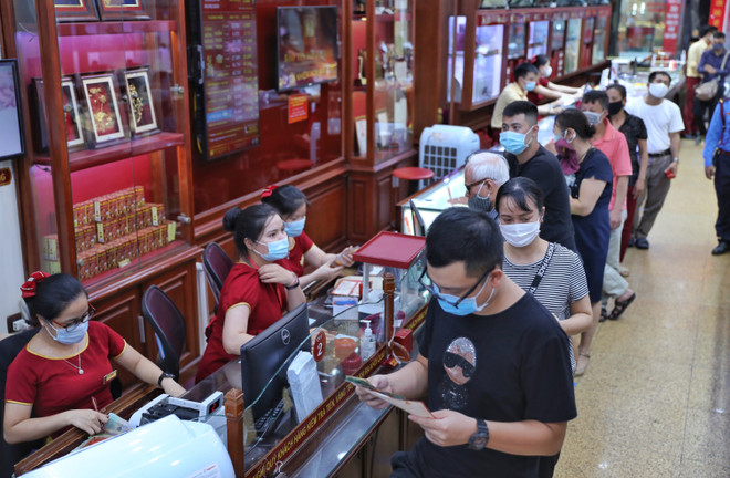 Bật tăng, giá vàng SJC lên ngưỡng 61,5 triệu đồng phiên đầu tuần ảnh 1