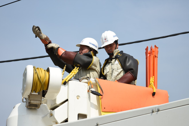 Nắng nóng gay gắt, công suất tiêu thụ điện toàn quốc lập đỉnh mới ảnh 1