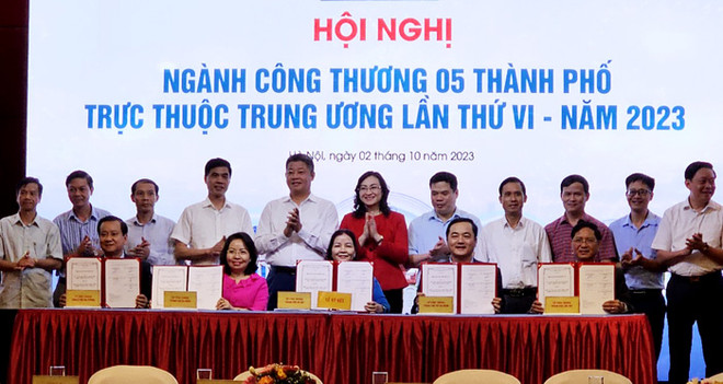 Tạo sức bật cho 5 thành phố “đầu tàu” kinh tế của cả nước ảnh 1