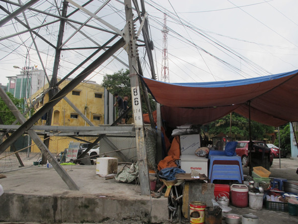 Nỗi lo thường trực về hành lang an toàn lưới điện cao áp Hà Nội ảnh 1