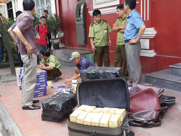 Phát hiện, thu giữ hơn 3.400 bao thuốc lá ngoại nhập lậu ảnh 2
