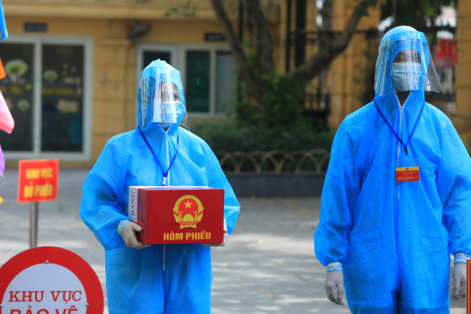 “Hòm phiếu đặc biệt” đảm bảo quyền của cử tri bị cách ly do COVID-19 ảnh 2
