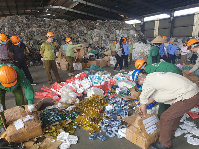 Quản lý thị trường Hà Nội tiêu hủy 18 tấn hàng giả và kém chất lượng ảnh 1