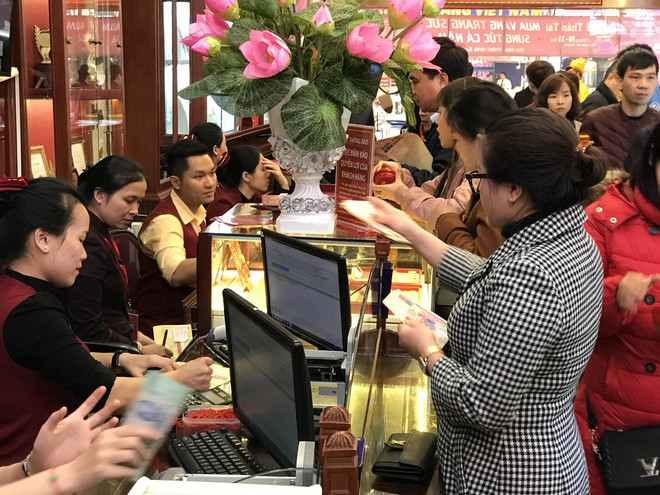 Vàng trong nước giảm 50.000 đồng mỗi lượng phiên mở cửa cuối tuần ảnh 1