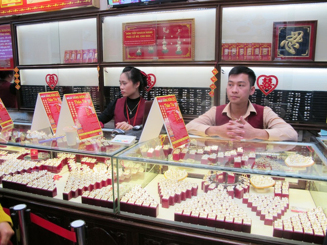 Giá vàng SJC và thương hiệu Rồng Thăng Long cùng quay đầu giảm ảnh 1