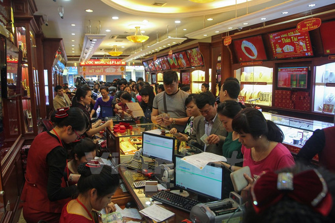 Đầu tuần, vàng thế giới tăng mạnh nhưng trong nước chỉ nhích nhẹ ảnh 1