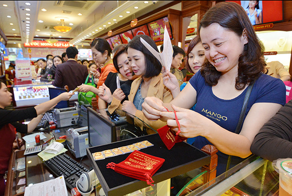 Giá vàng SJC giảm 250.000 đồng/lượng so với mở cửa đầu tuần ảnh 1