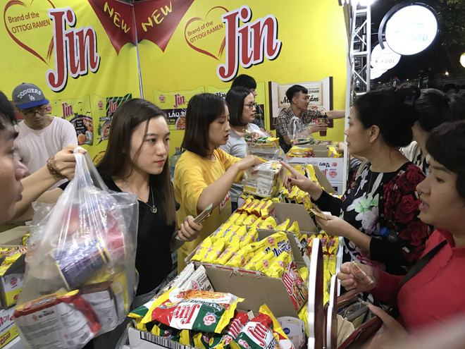 Nhiều chương trình giảm giá sâu trong Tháng Khuyến mại Hà Nội năm 2023 ảnh 2