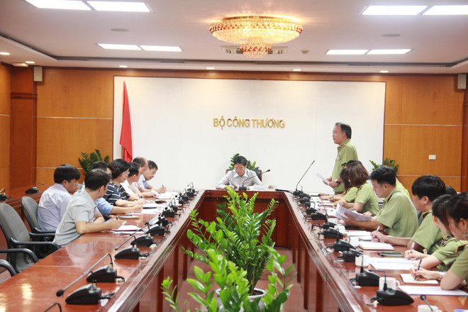 Bộ trưởng Công Thương: Cần tìm ra căn nguyên để ngăn chặn buôn lậu ảnh 1