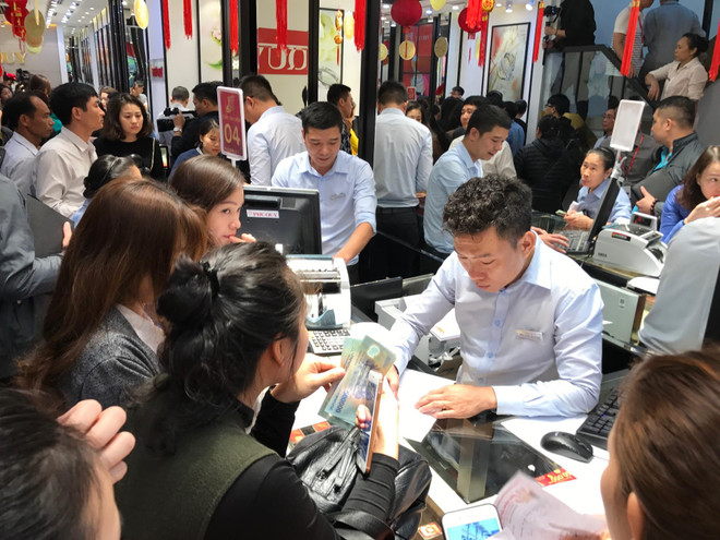 Tiếp tục tăng 'phi mã', vàng SJC vượt mốc 40 triệu đồng mỗi lượng ảnh 1